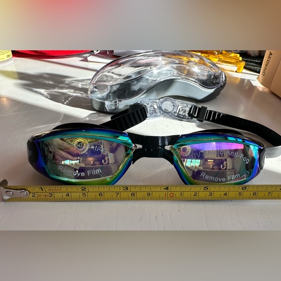 Krediz Anti Fog Swimming Goggles - Unisex Silicone Goggles and UV Protection - Picture 4 of 8